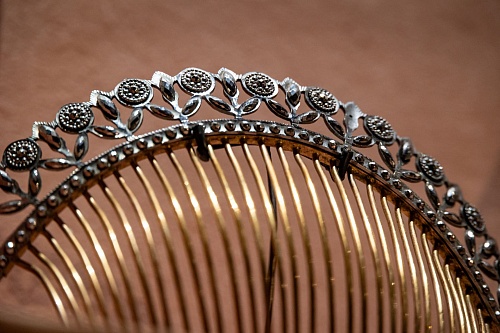 «Магия блеска. Стразы и граненая сталь XVIII – начала XIX века из собрания Исторического музея»